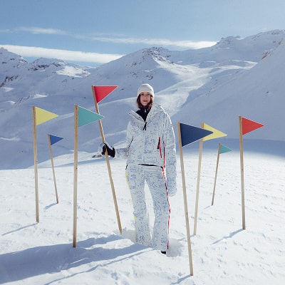 A woman wearing the JCC sublim ski jacket